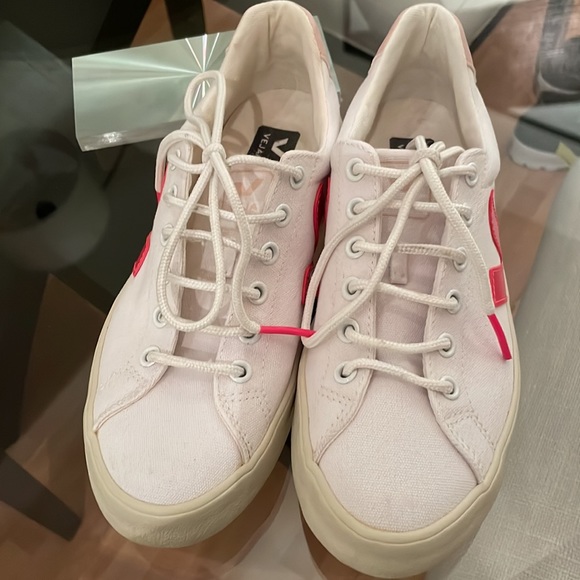VEJA Esplar Canvas Sneakers | Fluorescent pink US6 - Picture 8 of 8